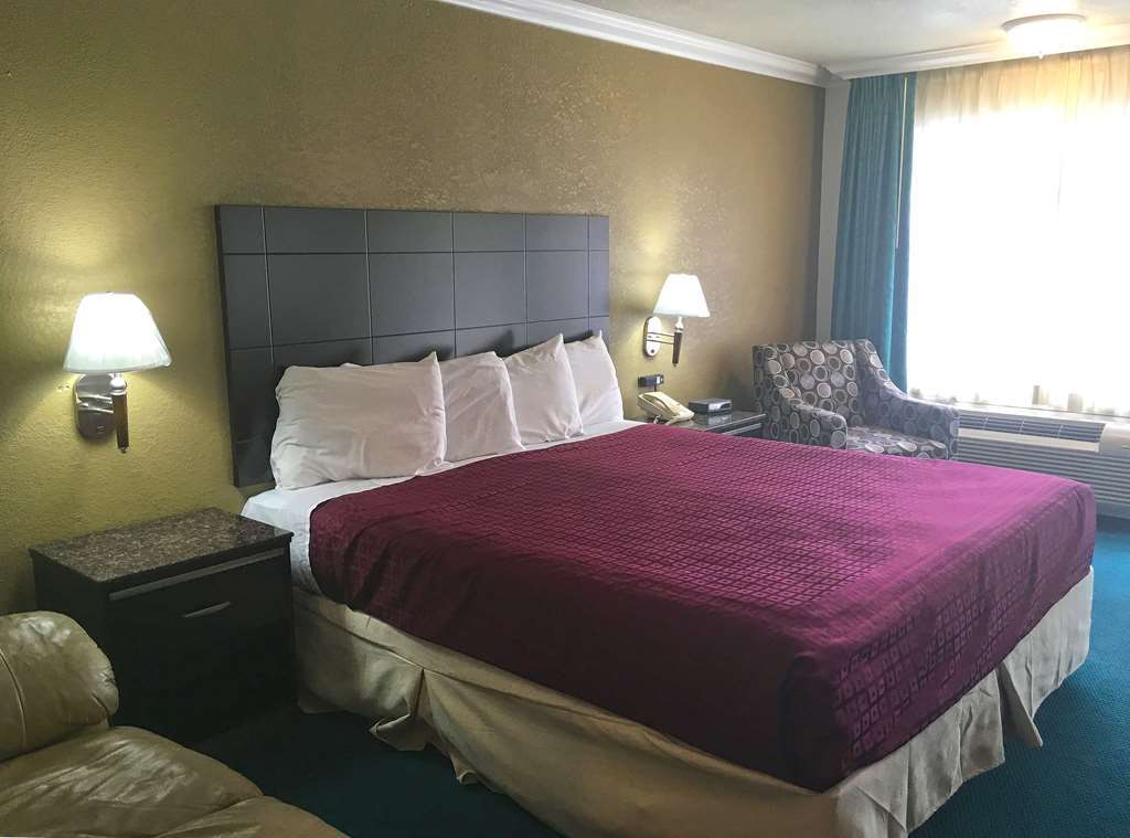 Atascadero Inn Room photo
