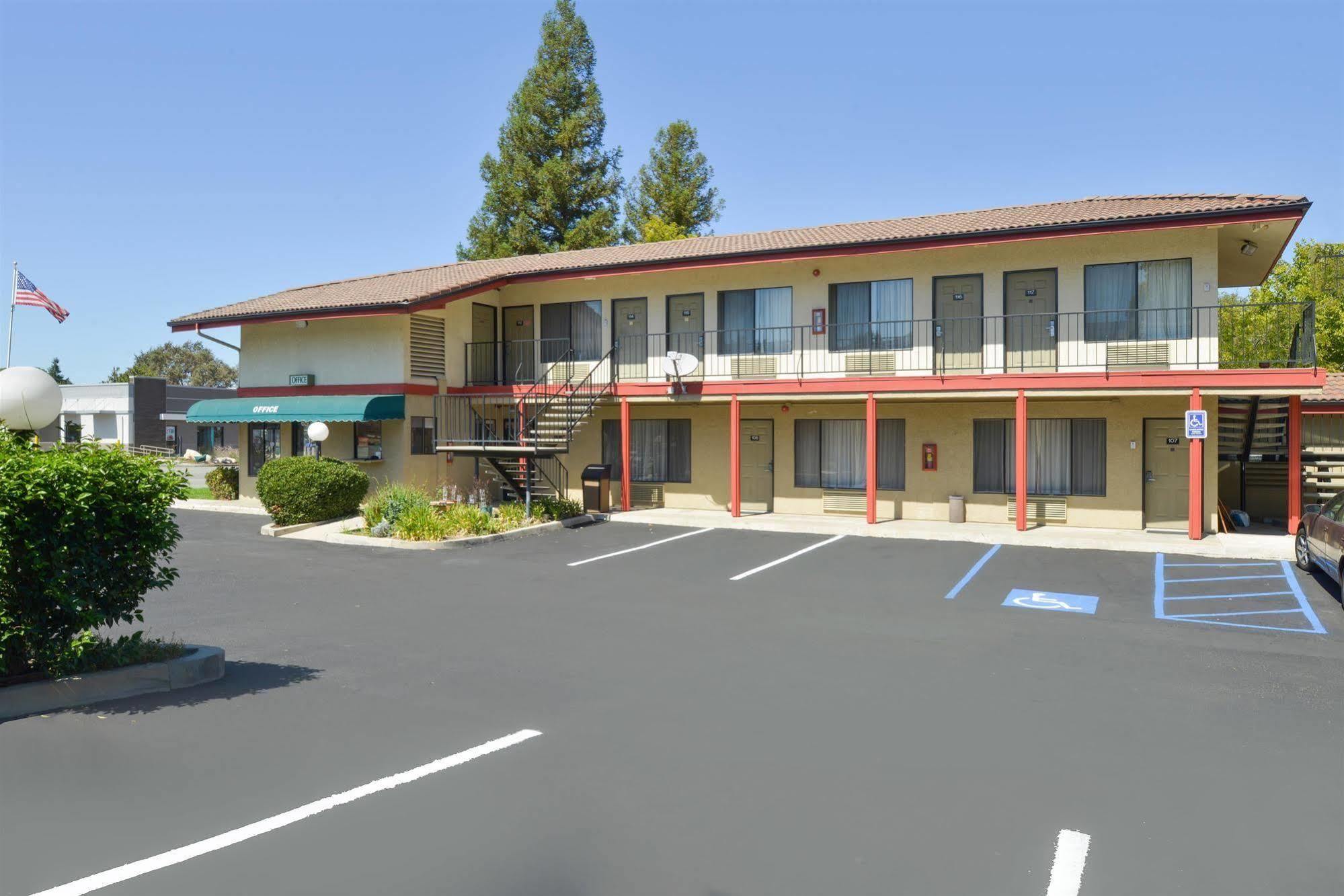 Atascadero Inn Exterior photo